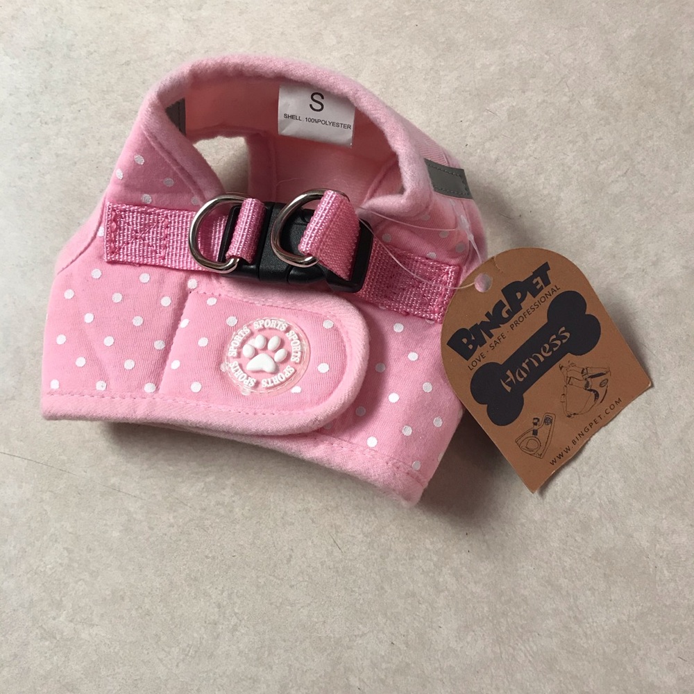 Harness for dog or cat, size S fits neck girth up to 9.5 inches, chest 11-12”